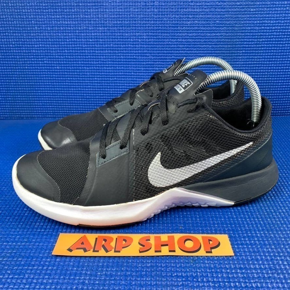 NIKE FS LITE TR Women`s Size 7.5 Black White Athletic Running Shoes 807113-001